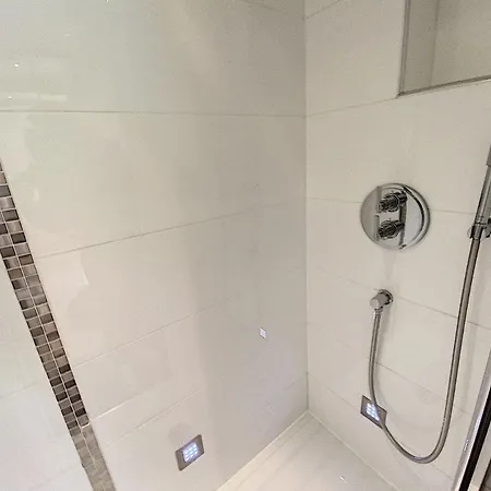 37 Rue Meynadier / Bia1820 / St Cannes